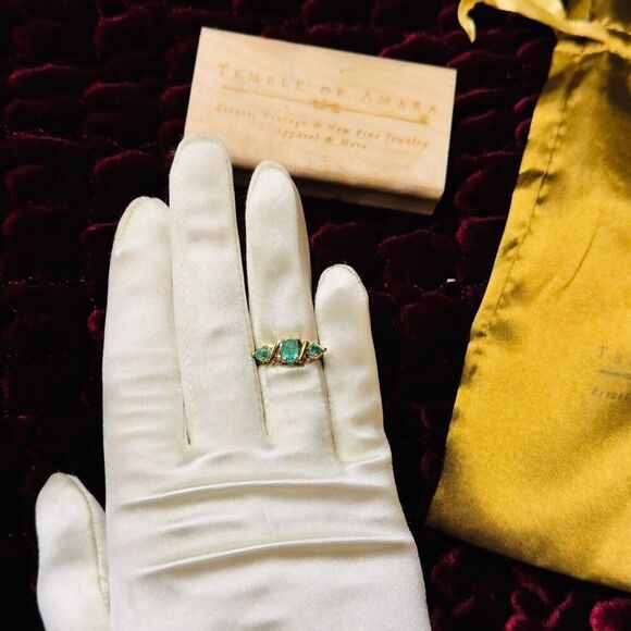 VINTAGE- 10K Gold Natural Colombian Emerald Ring- Size 5-Three Stone Ring -2.3g - Picture 12 of 16